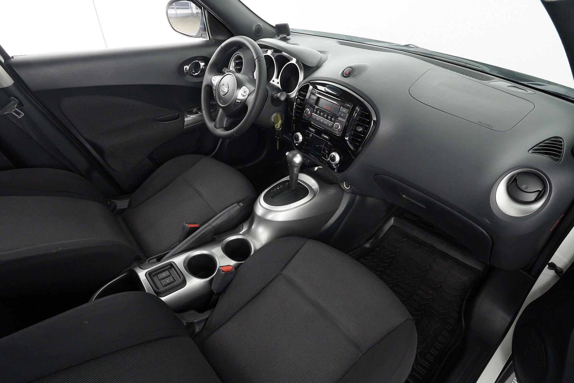 Nissan Juke 2013, белый