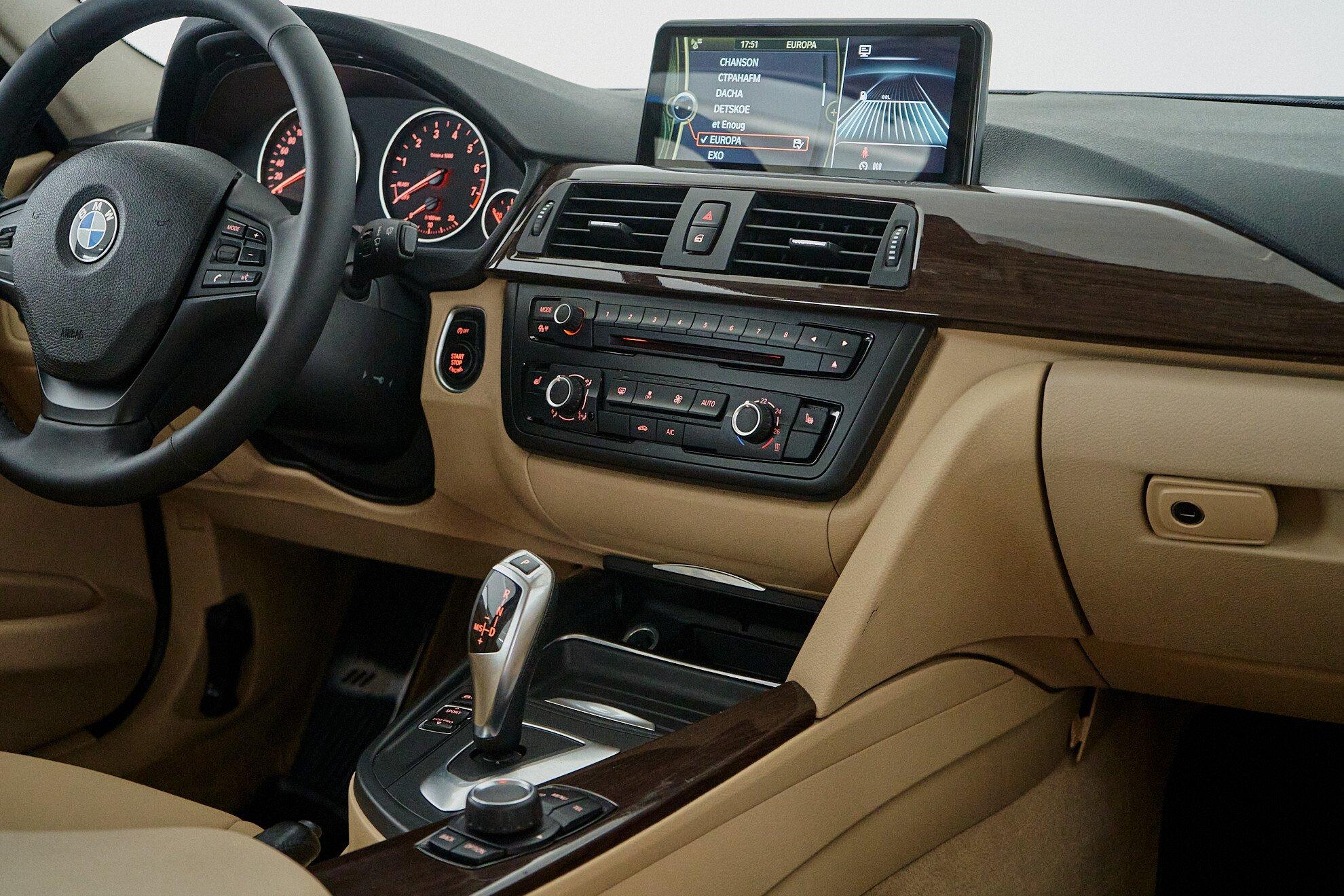 BMW 3 серии 2012, черный