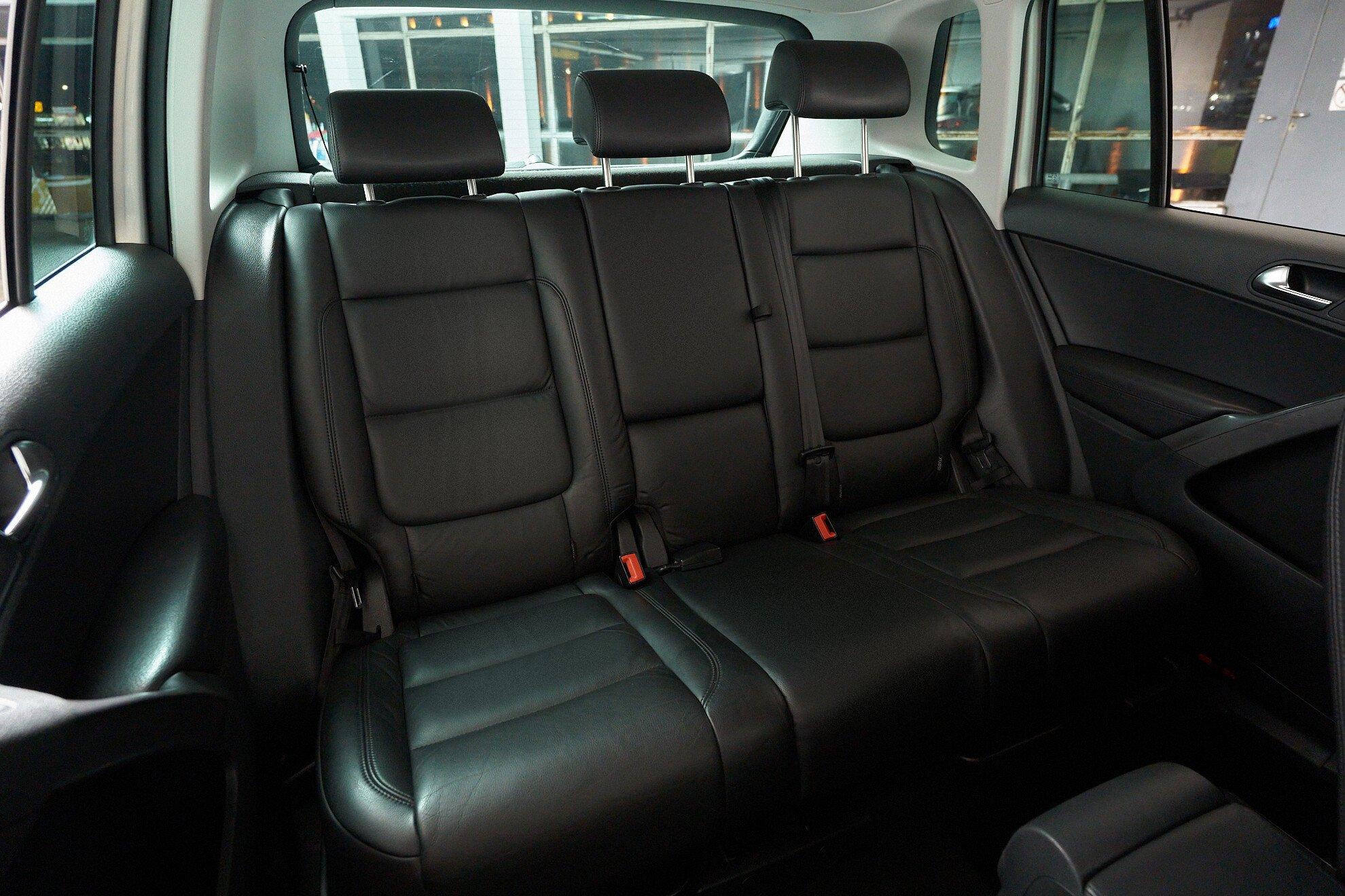Volkswagen Tiguan 2009, серебряный