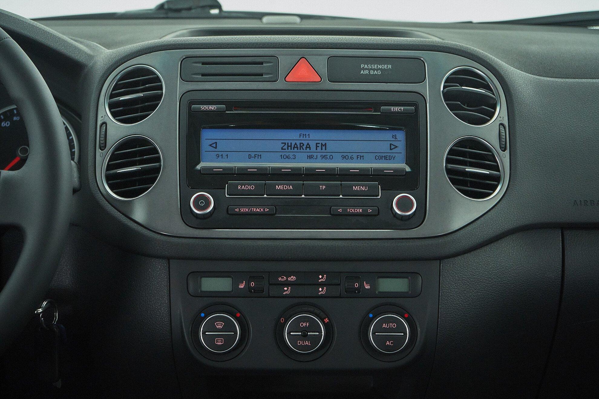 Volkswagen Tiguan 2009, серебряный