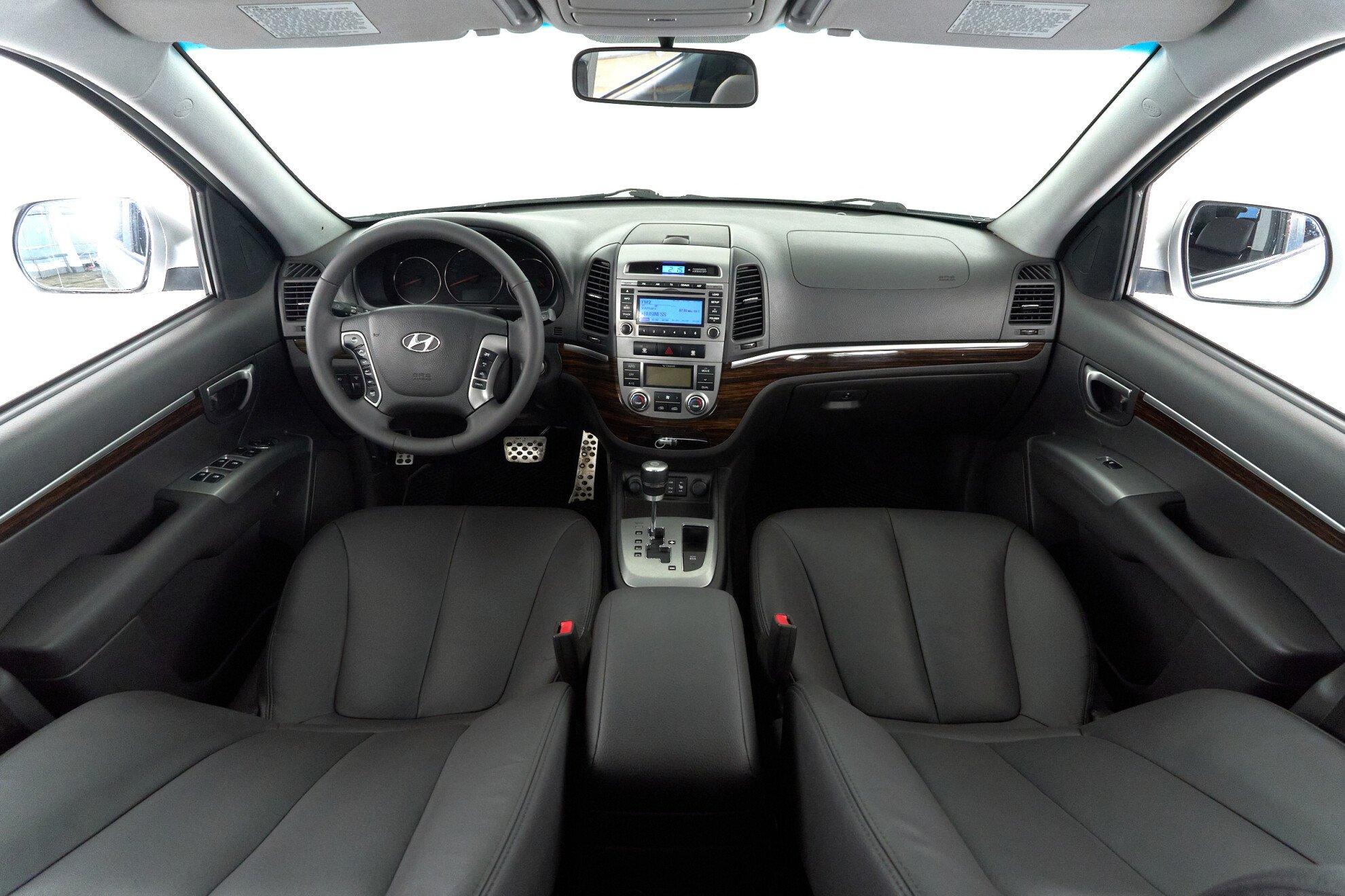 Hyundai Santa Fe 2010, серебряный