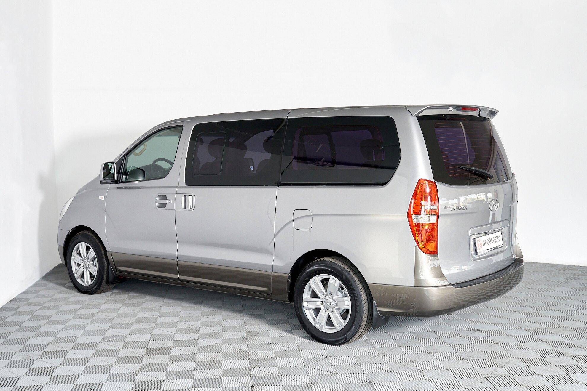 Hyundai Grand Starex 2013, серебряный