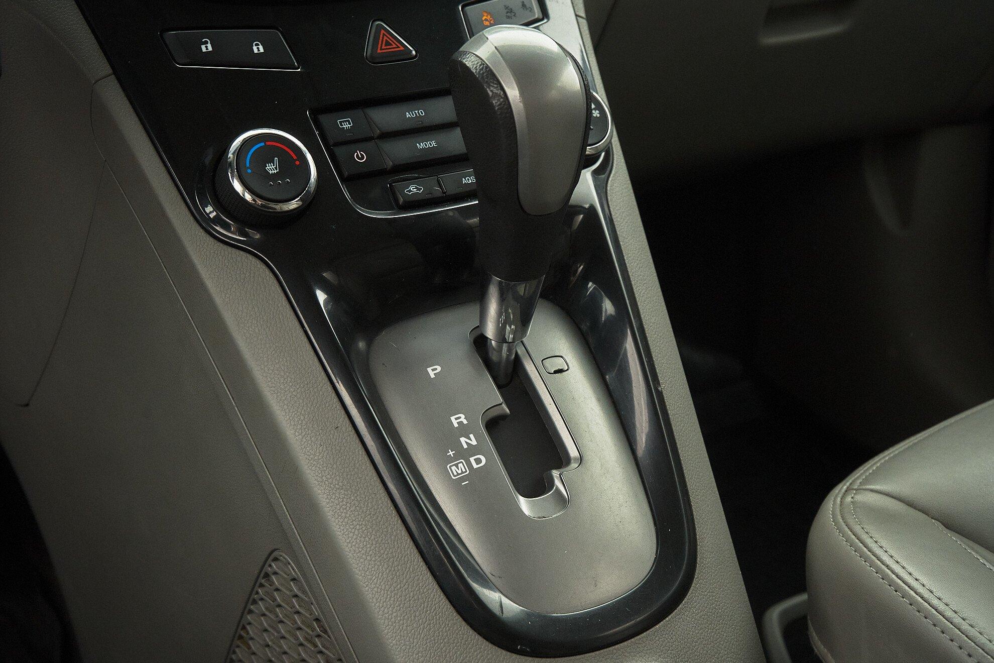 Chevrolet Orlando 2014, белый