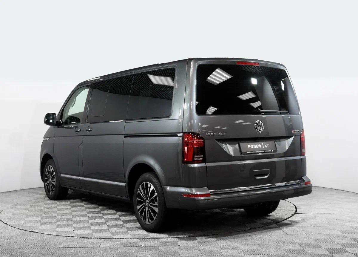 Volkswagen Multivan 2020, серый