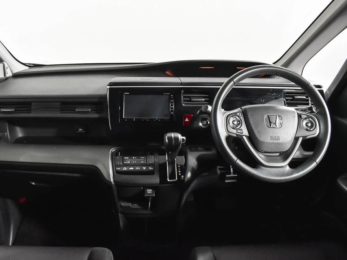 Honda Stepwgn 2018, черный