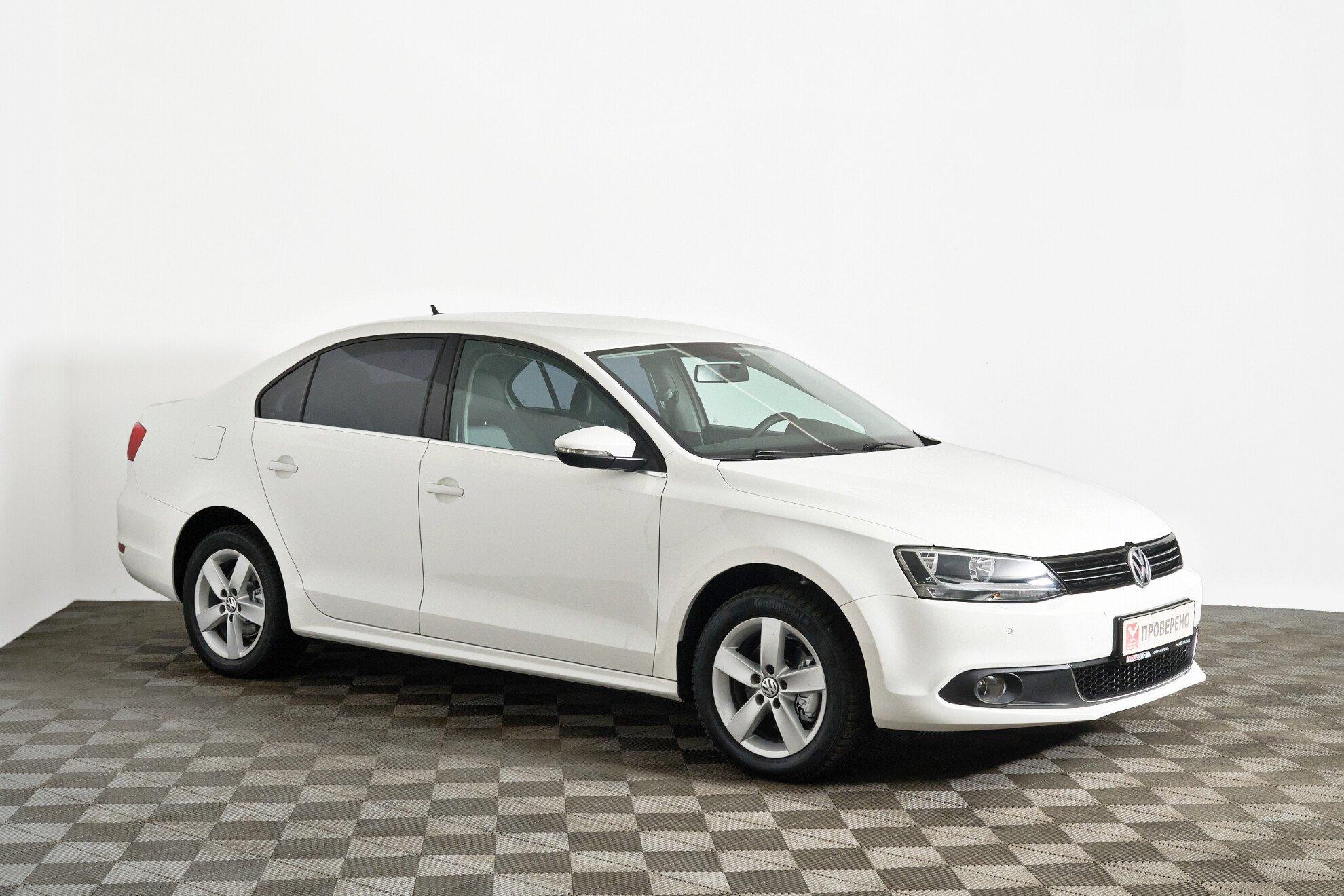 Volkswagen Jetta 2012, белый