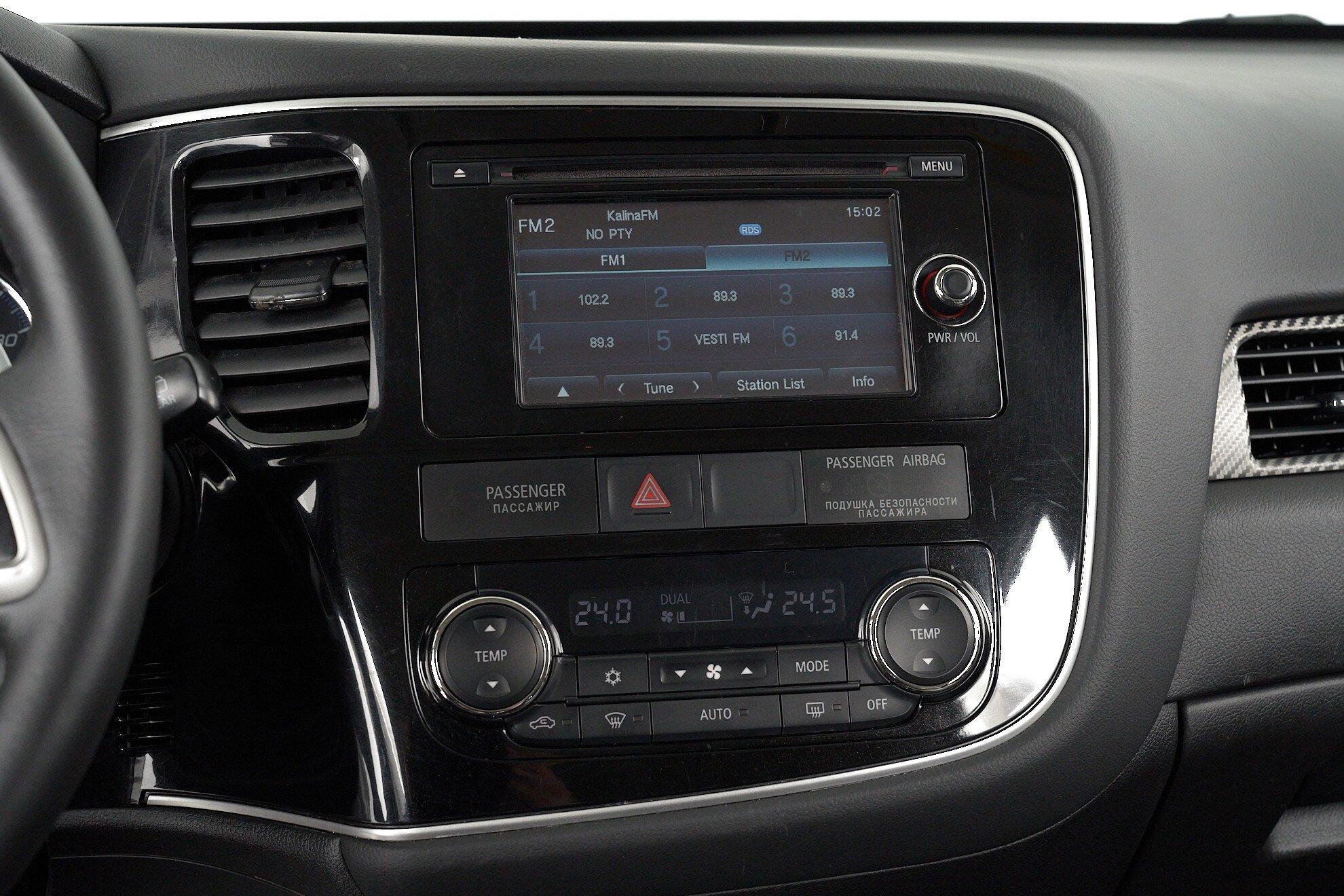 Mitsubishi Outlander 2014, черный