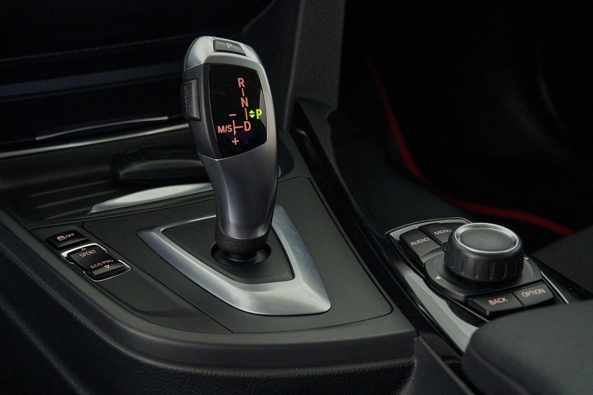 BMW 3 серии 2013, белый