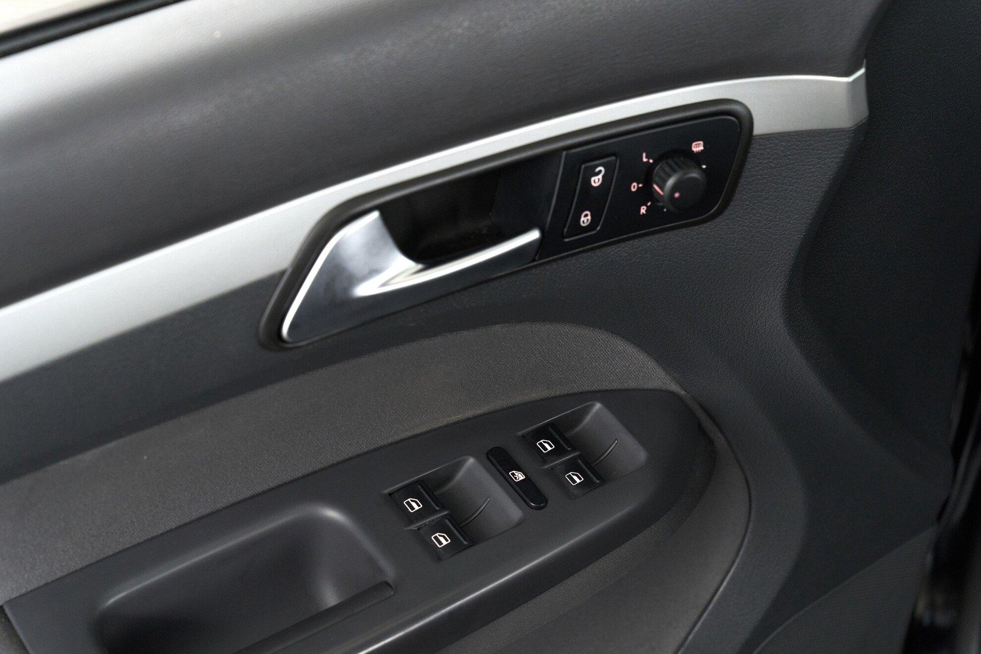Volkswagen Touran 2012, черный