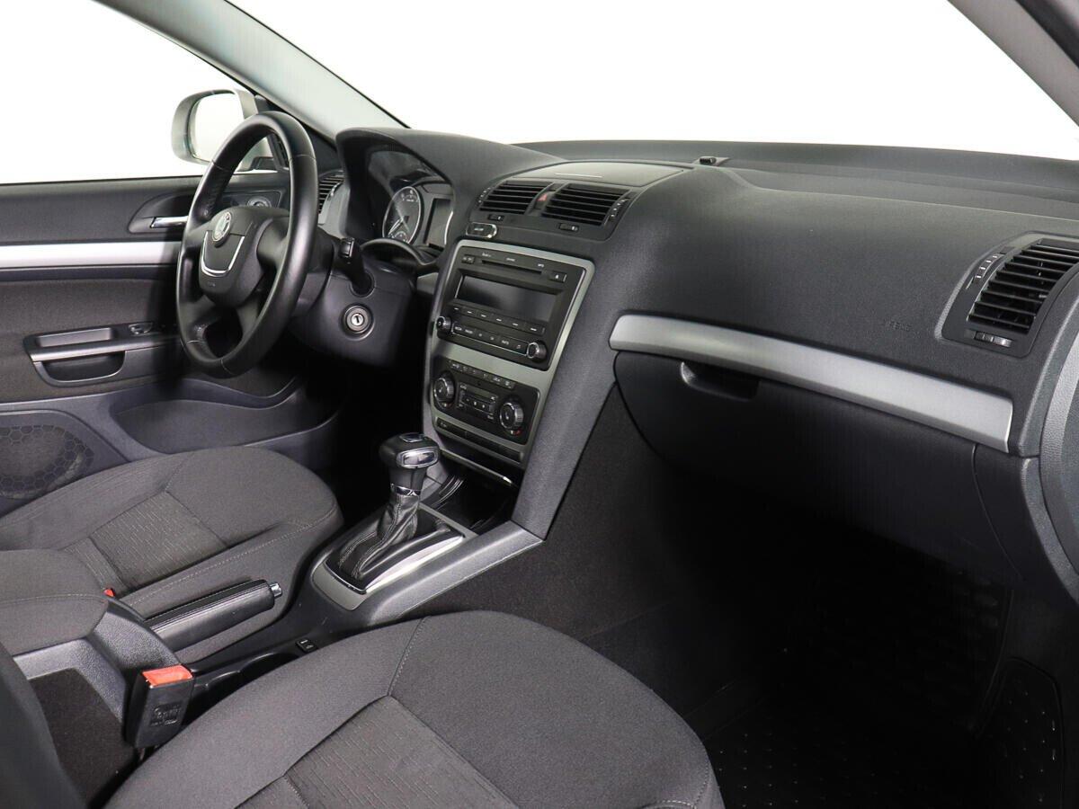 Skoda Octavia 2013, серый