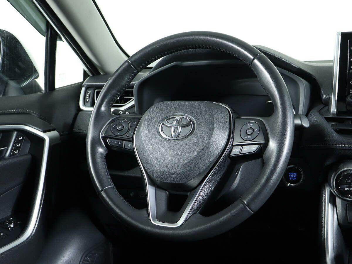 Toyota RAV4 2022, белый