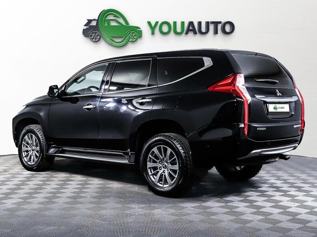 Mitsubishi Pajero Sport 2018, черный