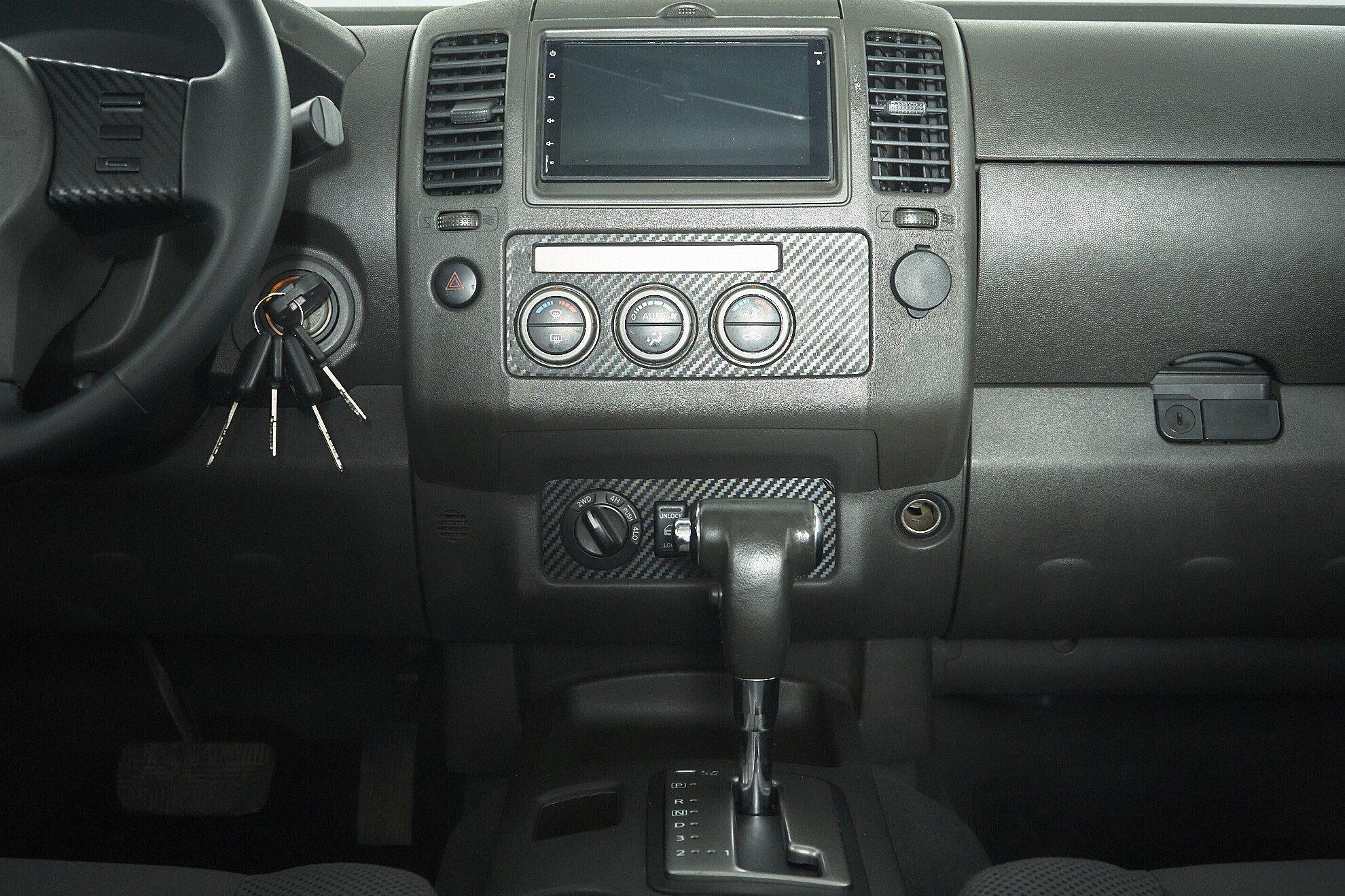 Nissan Navara (Frontier) 2007, черный