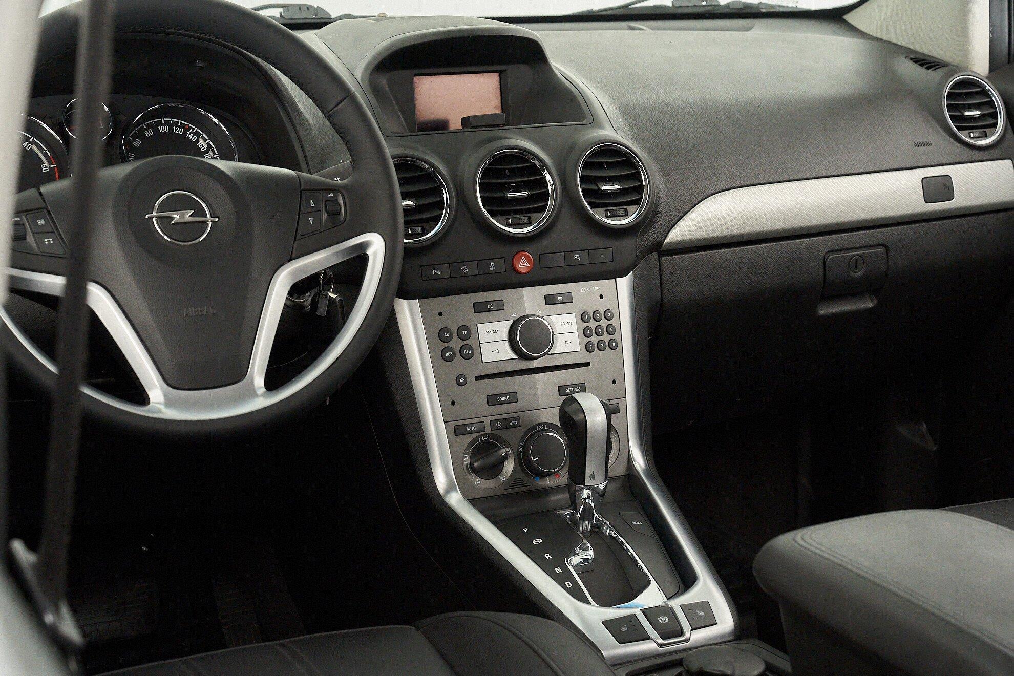 Opel Antara 2012, черный