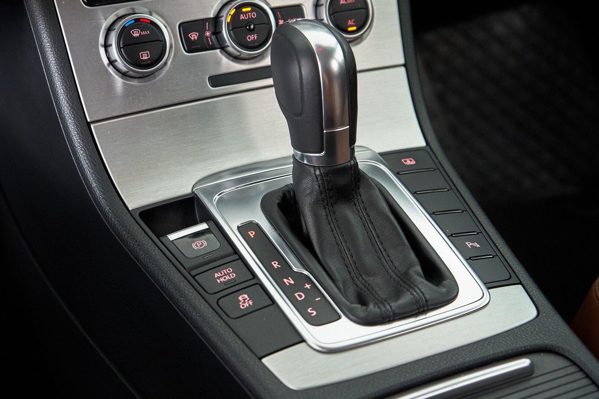 Volkswagen Passat 2012, серый