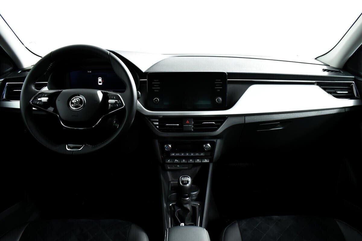 Skoda Rapid 2021, синий