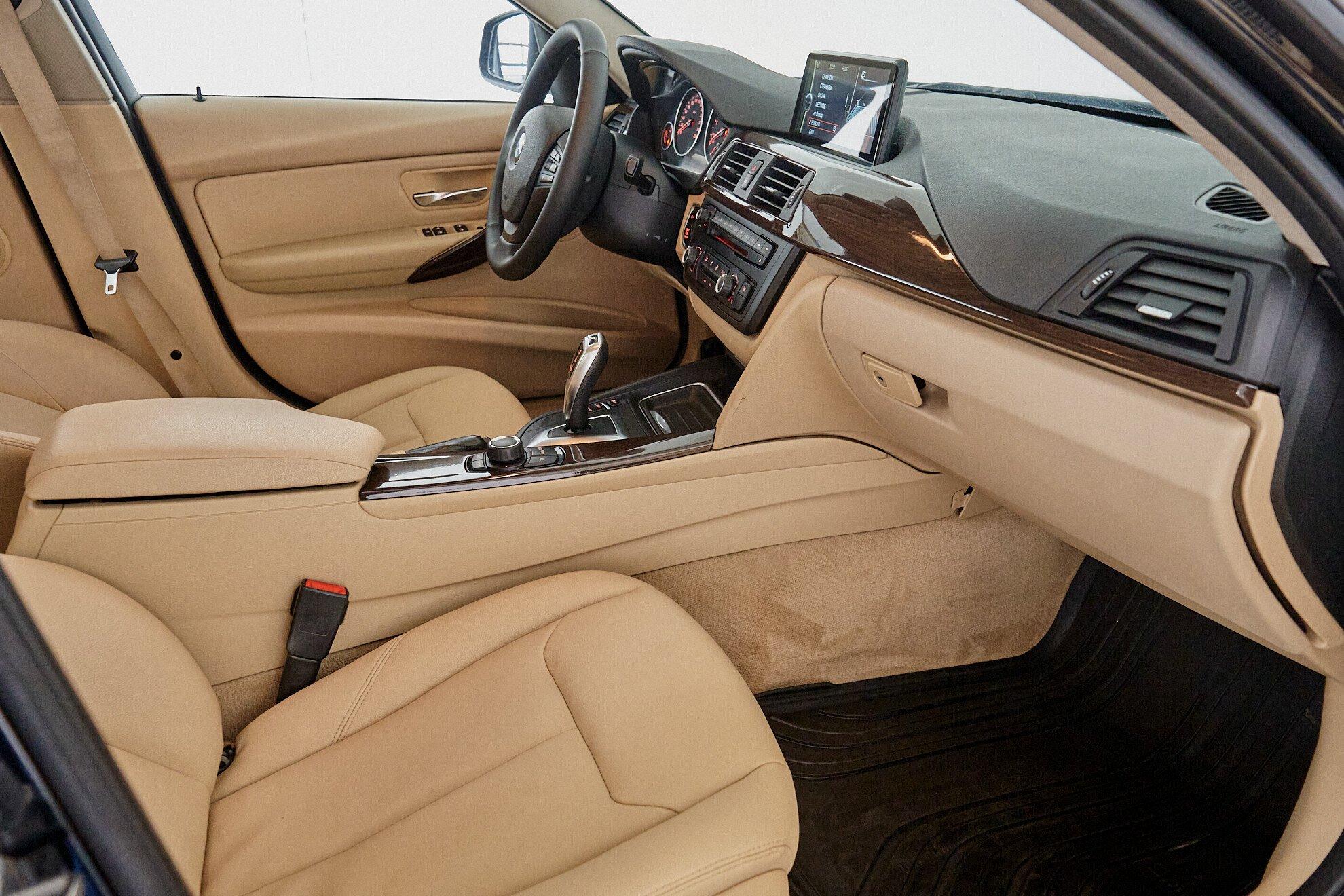 BMW 3 серии 2012, черный