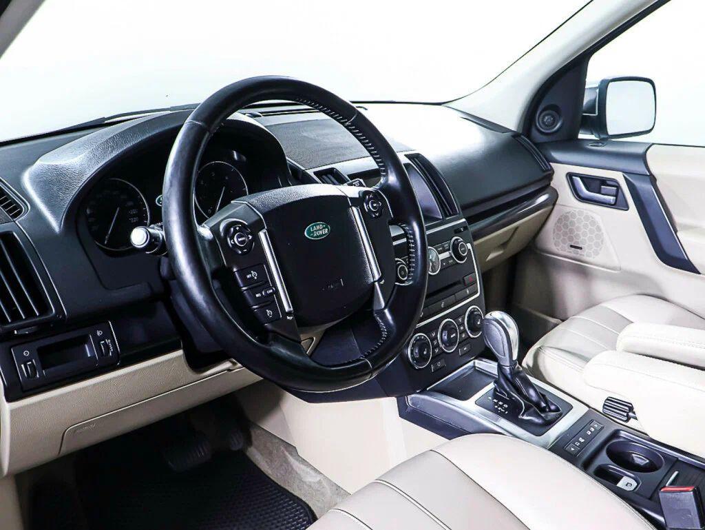 Land Rover Freelander 2014, белый
