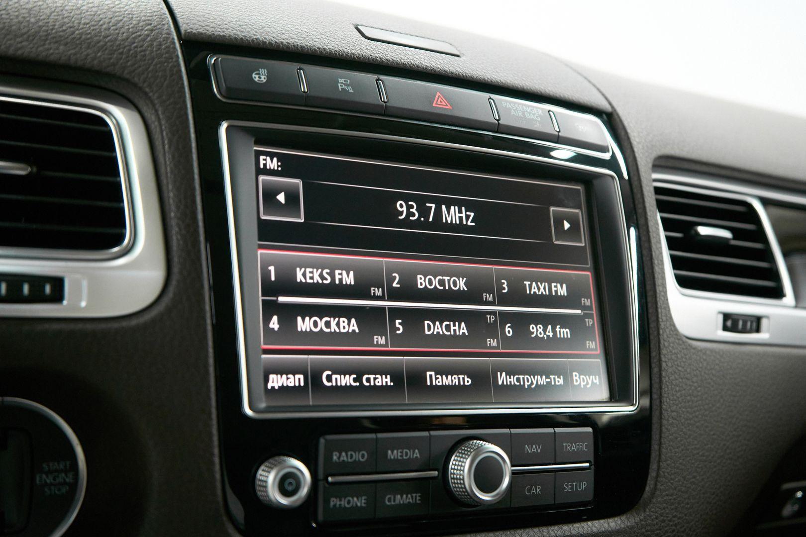 Volkswagen Touareg 2016, коричневый