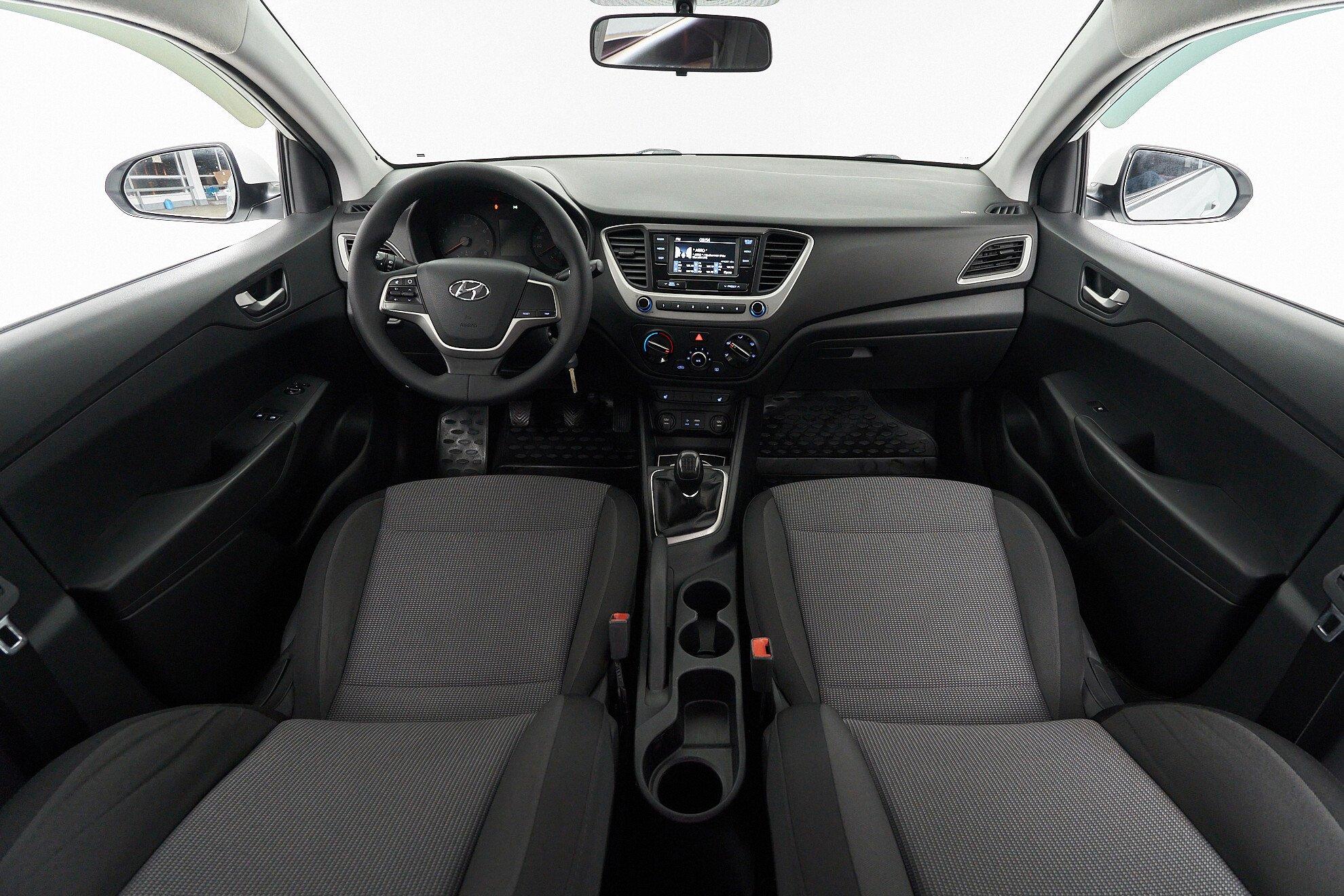 Hyundai Solaris 2019, белый