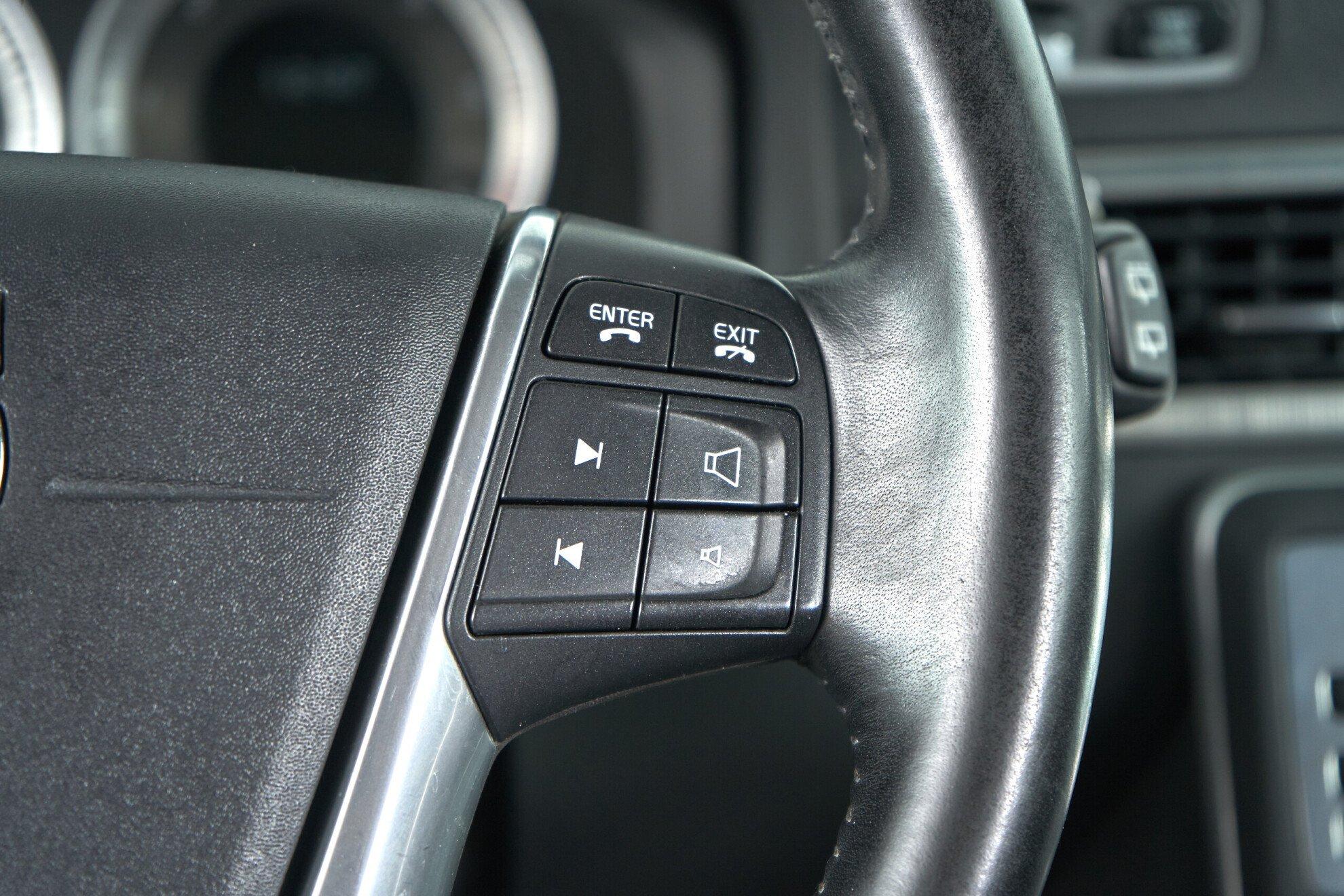 Volvo XC70 2011, черный