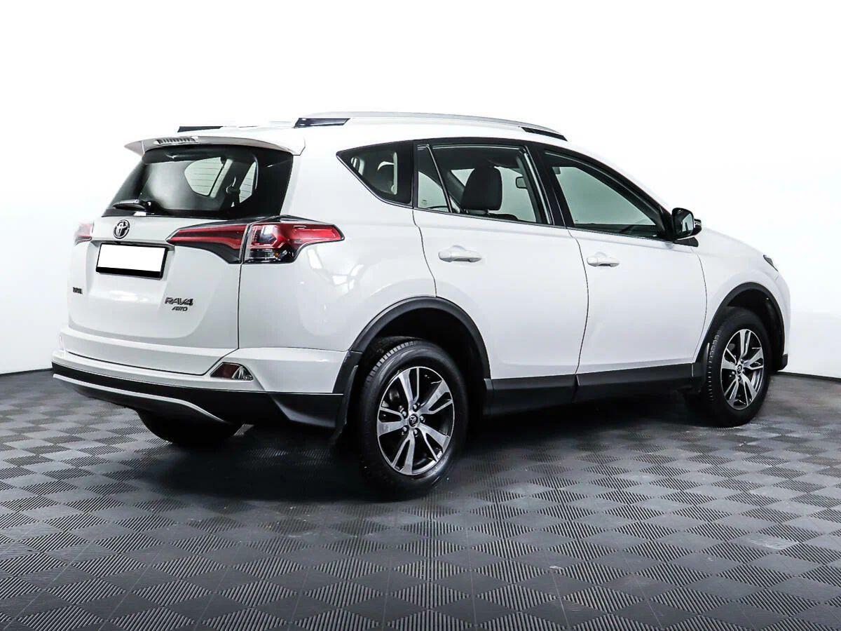 Toyota RAV4 2019, белый