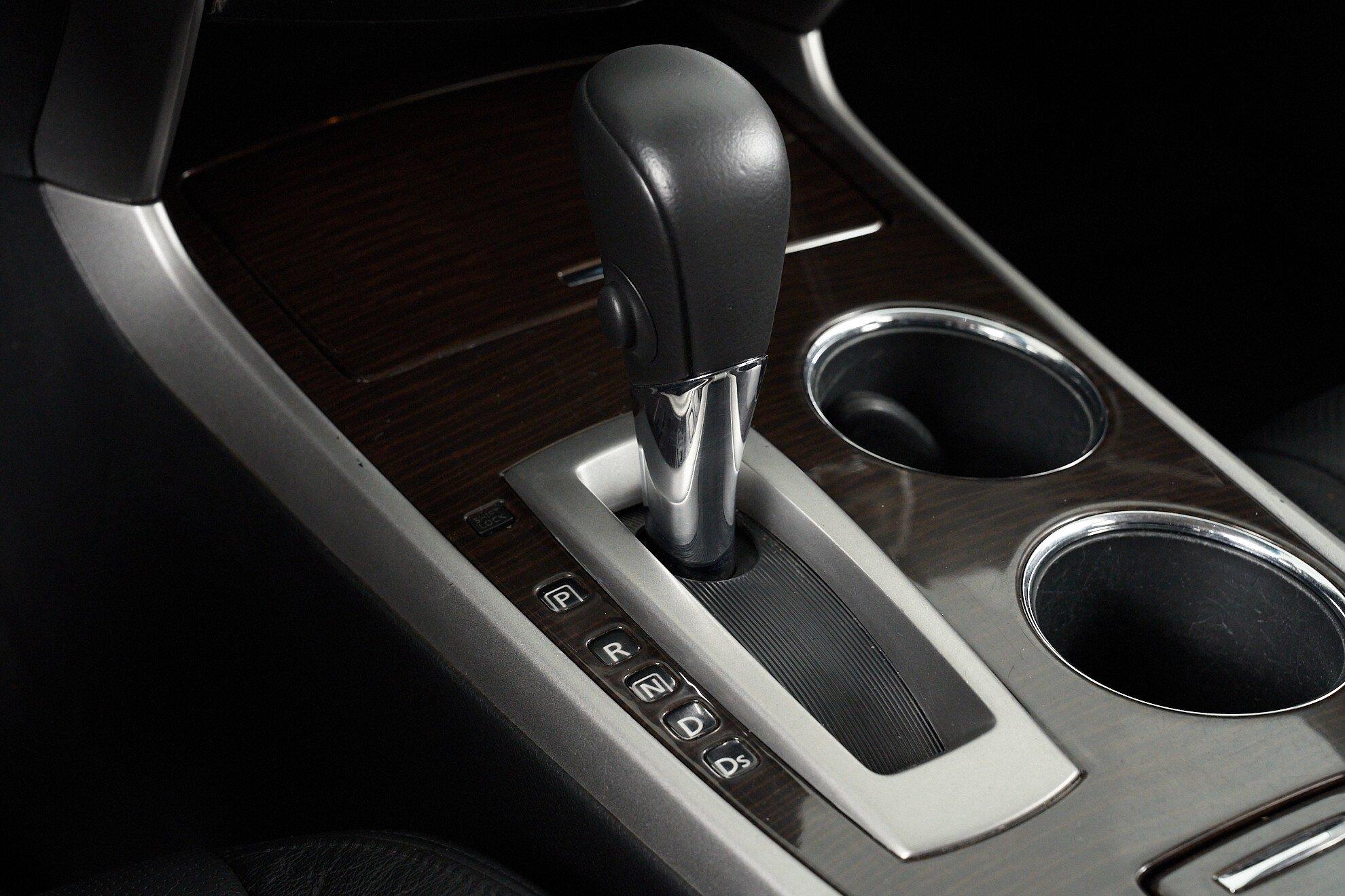 Nissan Teana 2015, черный