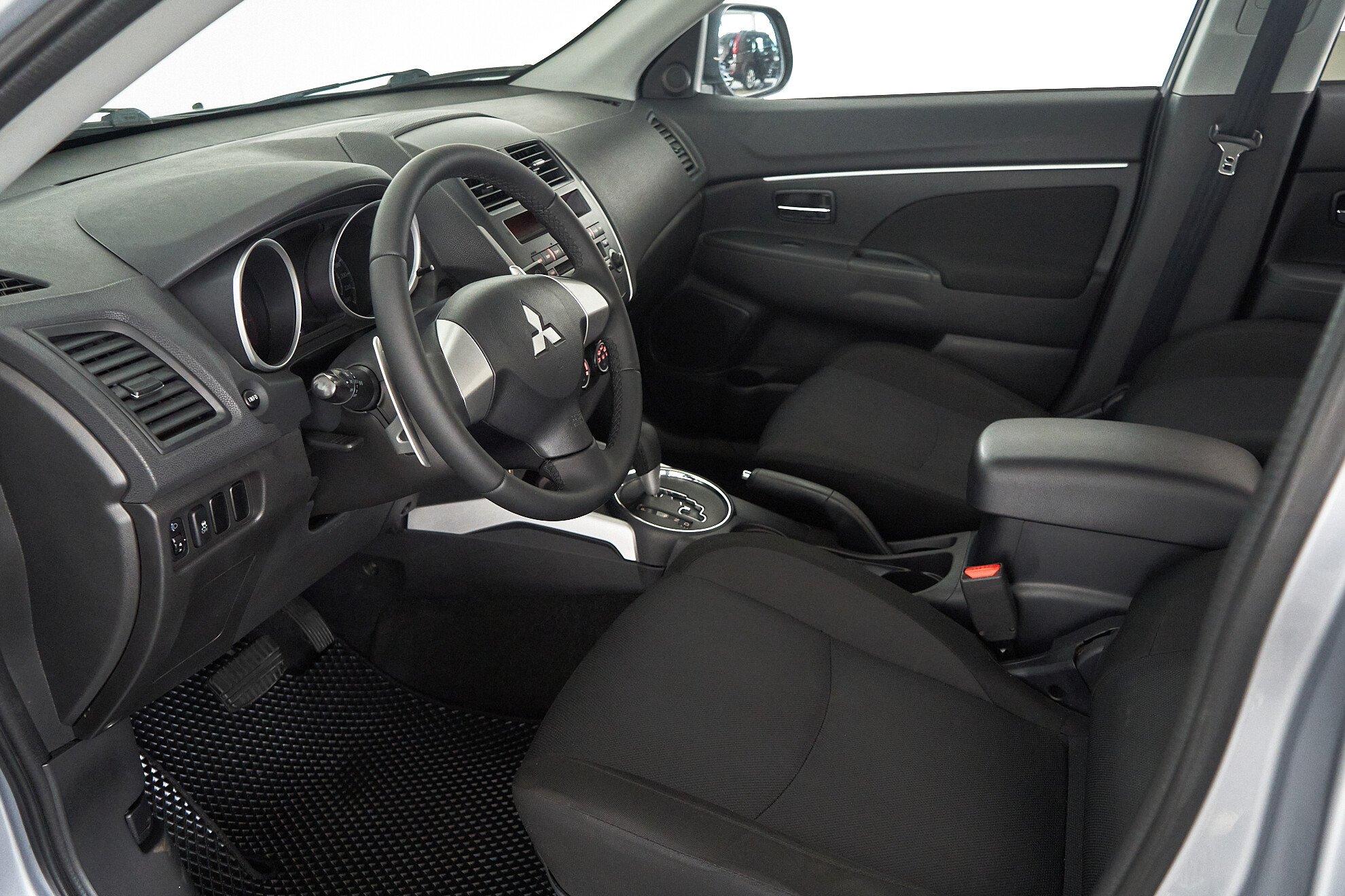 Mitsubishi ASX 2012, серебряный