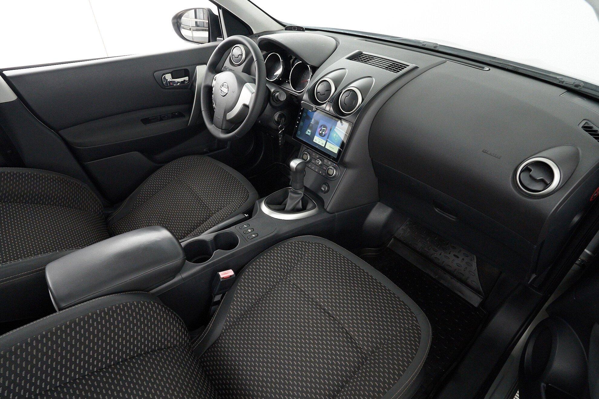 Nissan Qashqai 2009, серебряный