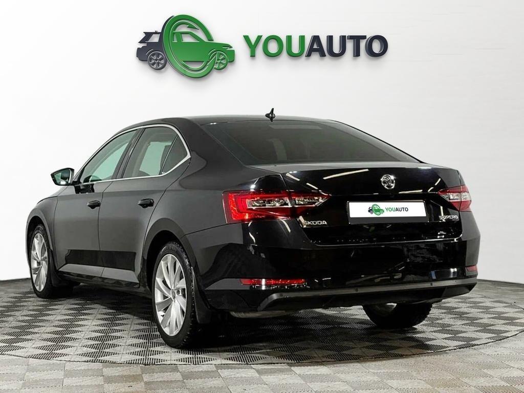 Skoda Superb 2019, черный