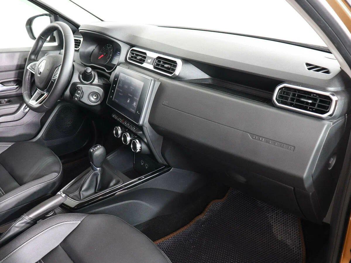 Renault Duster 2022, оранжевый