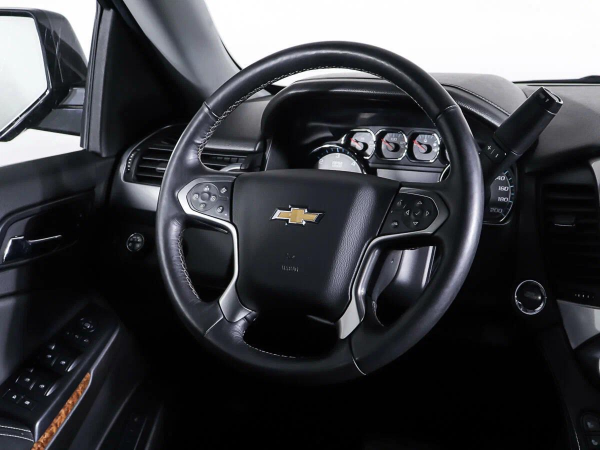 Chevrolet Tahoe 2015, серый