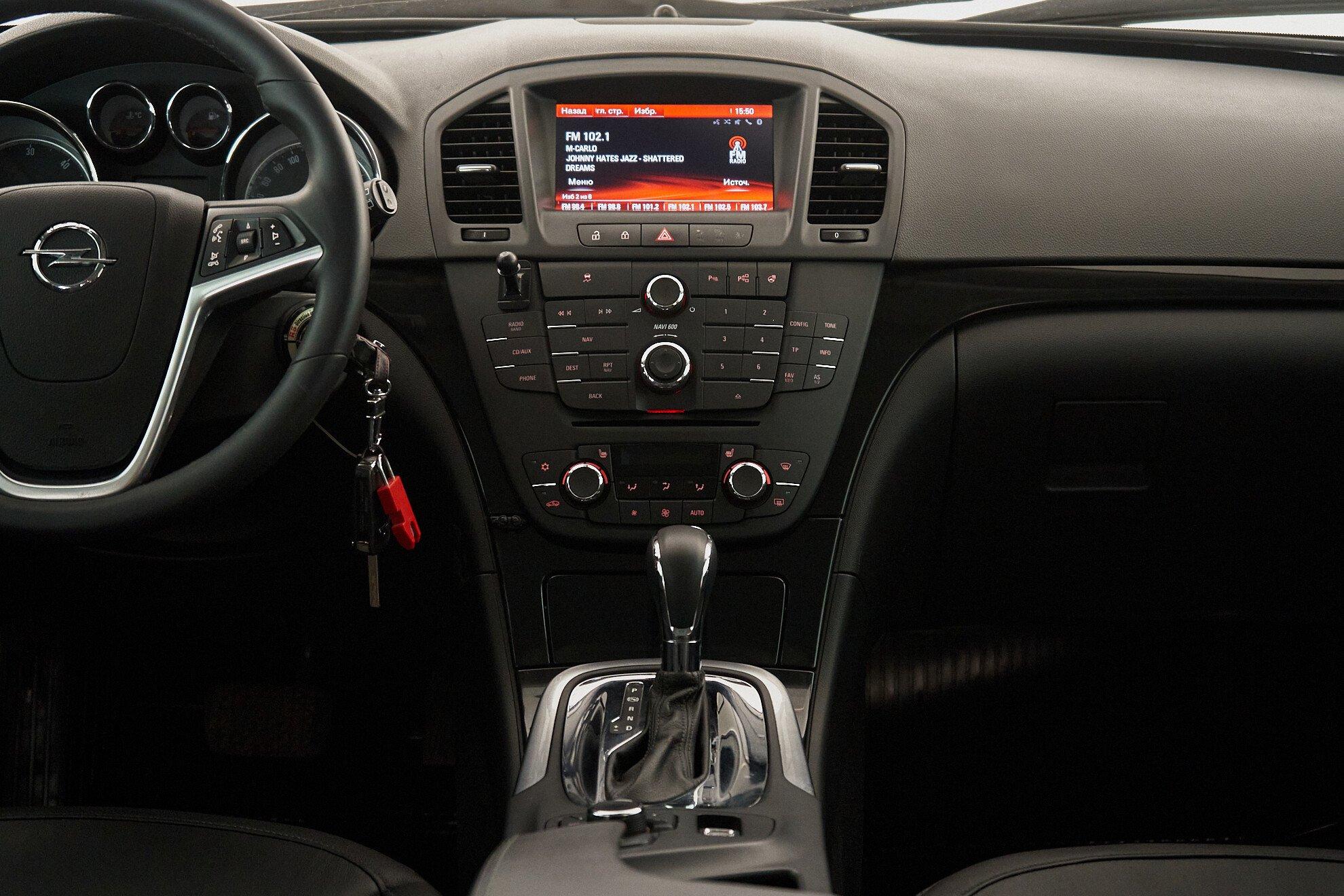 Opel Insignia 2013, черный