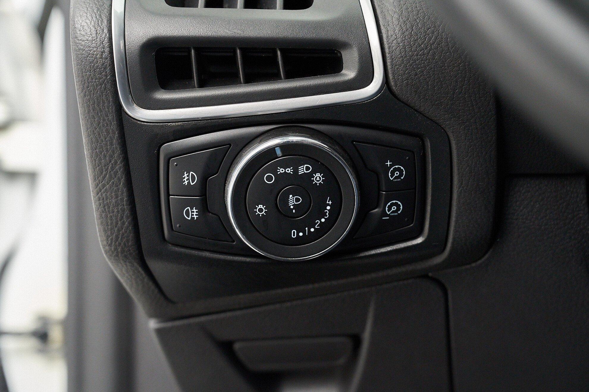 Ford Focus 2014, белый