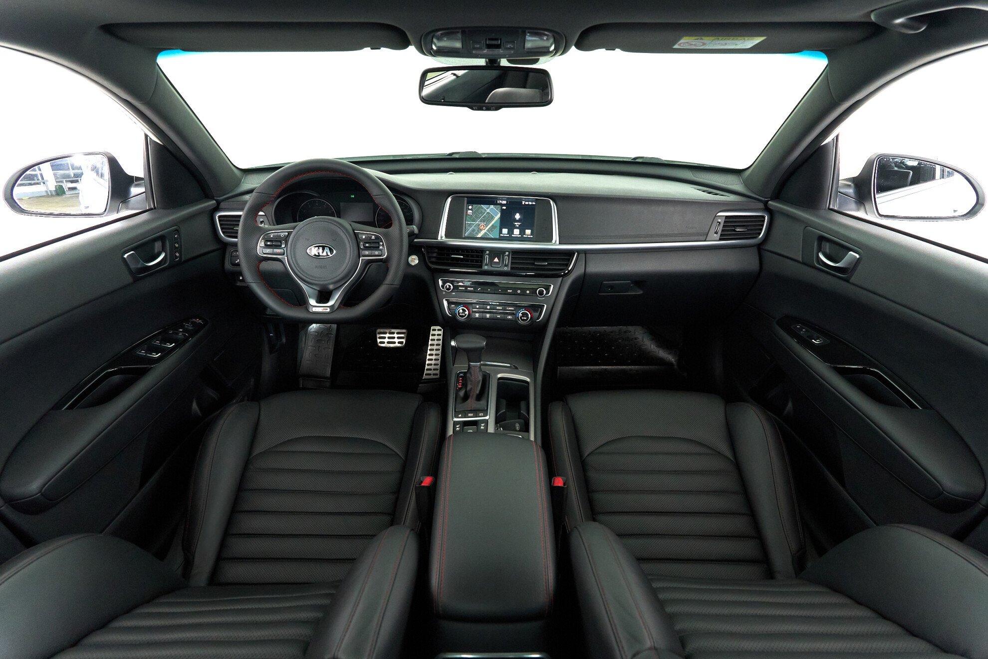 Kia Optima 2017, белый