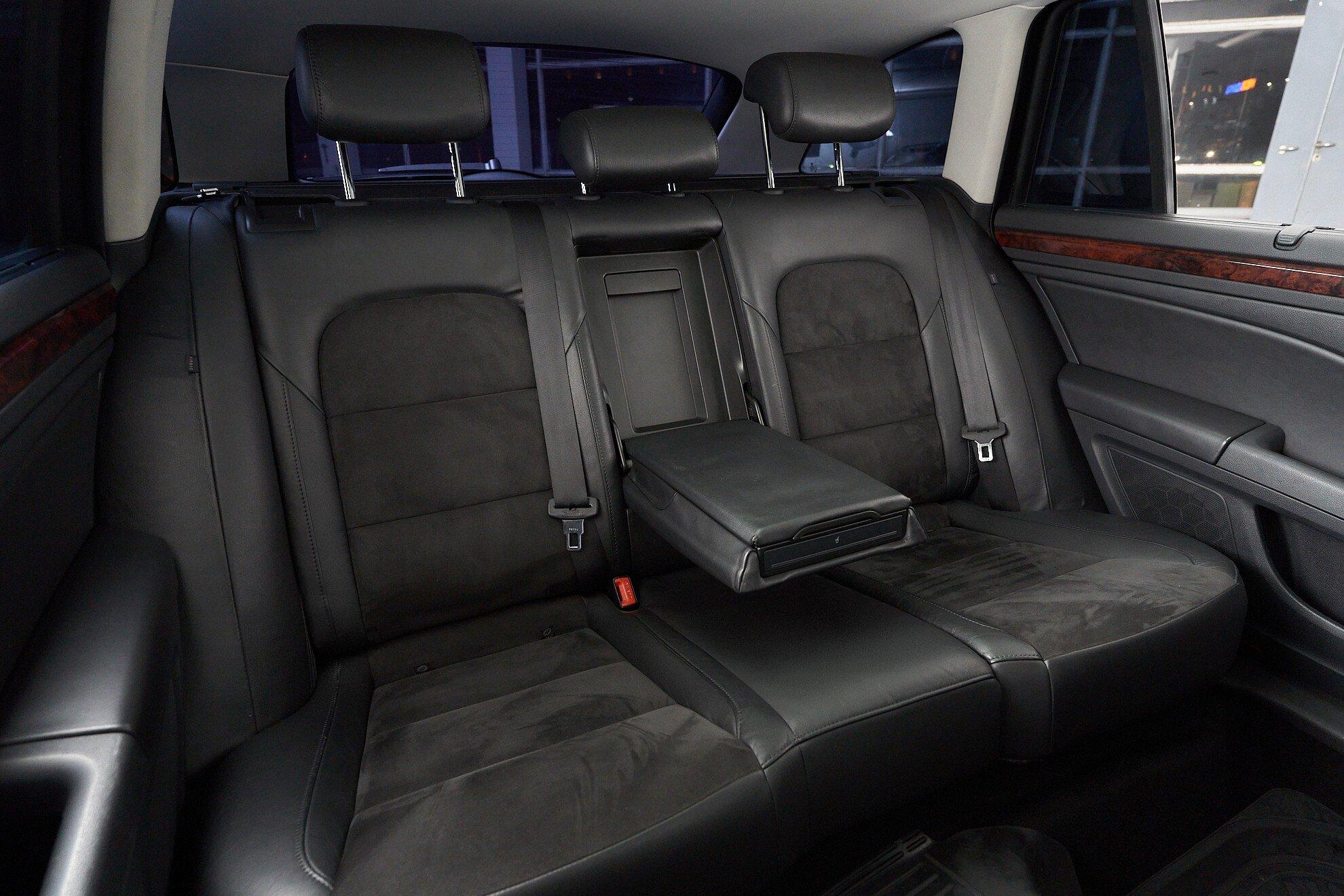Skoda Superb 2011, черный
