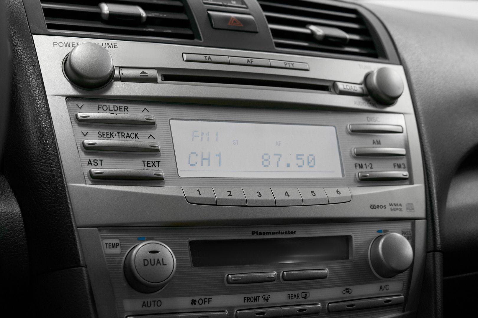 Toyota Camry 2008, серый