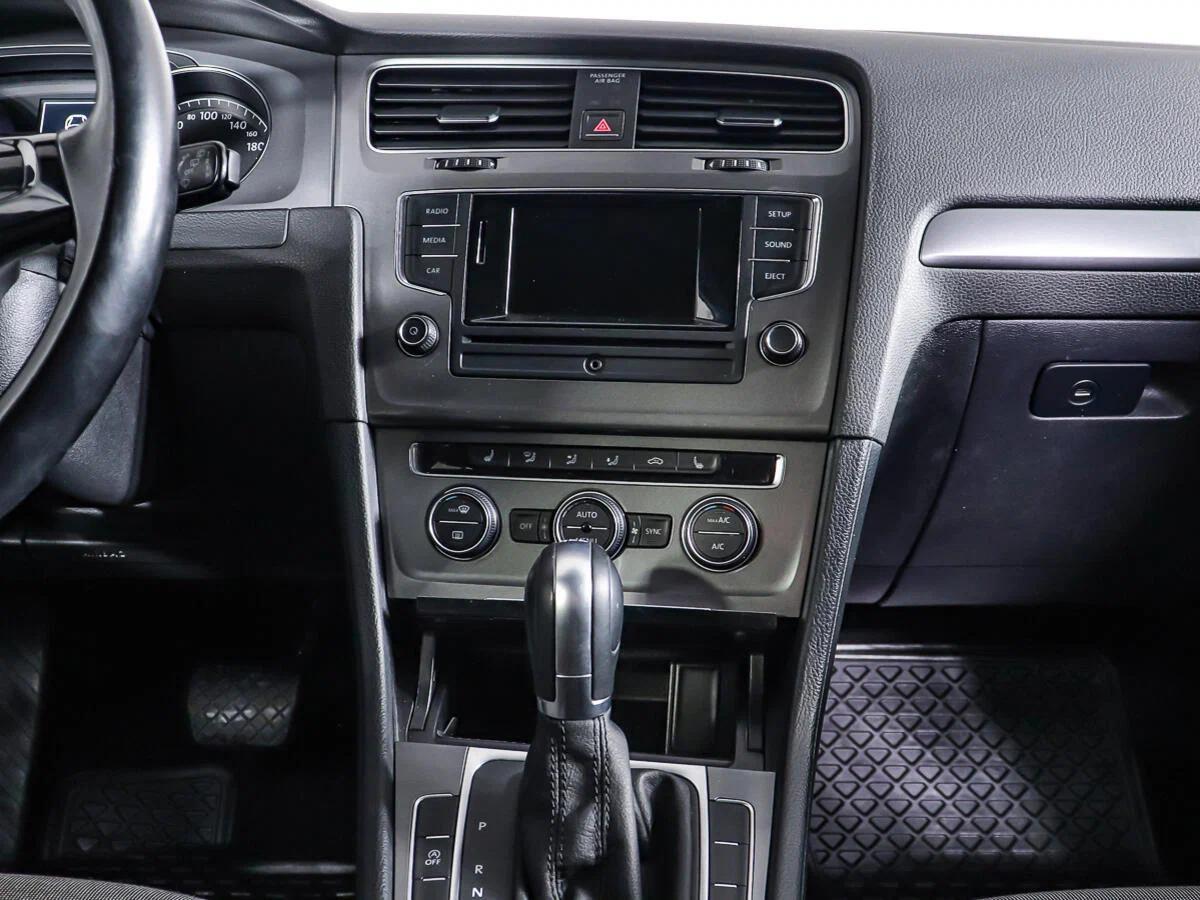 Volkswagen Golf 2014, черный