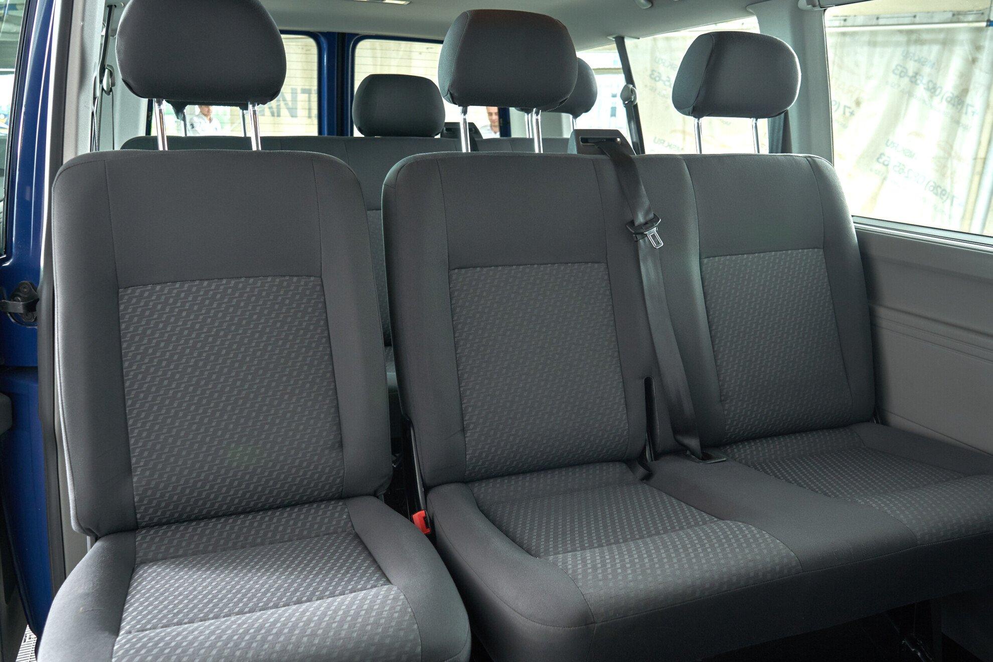 Volkswagen Caravelle 2012, синий