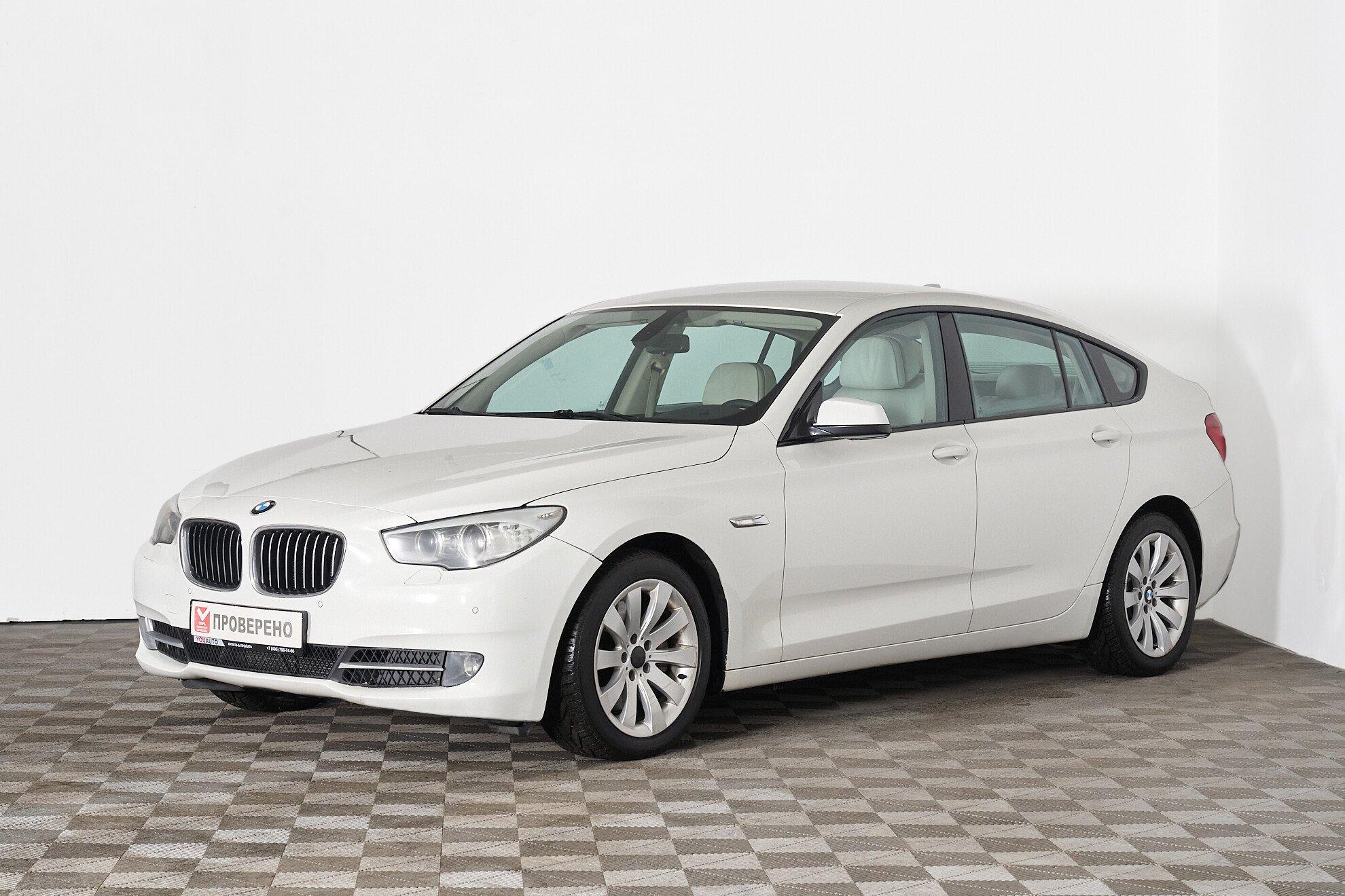BMW 5 серии 2012, белый