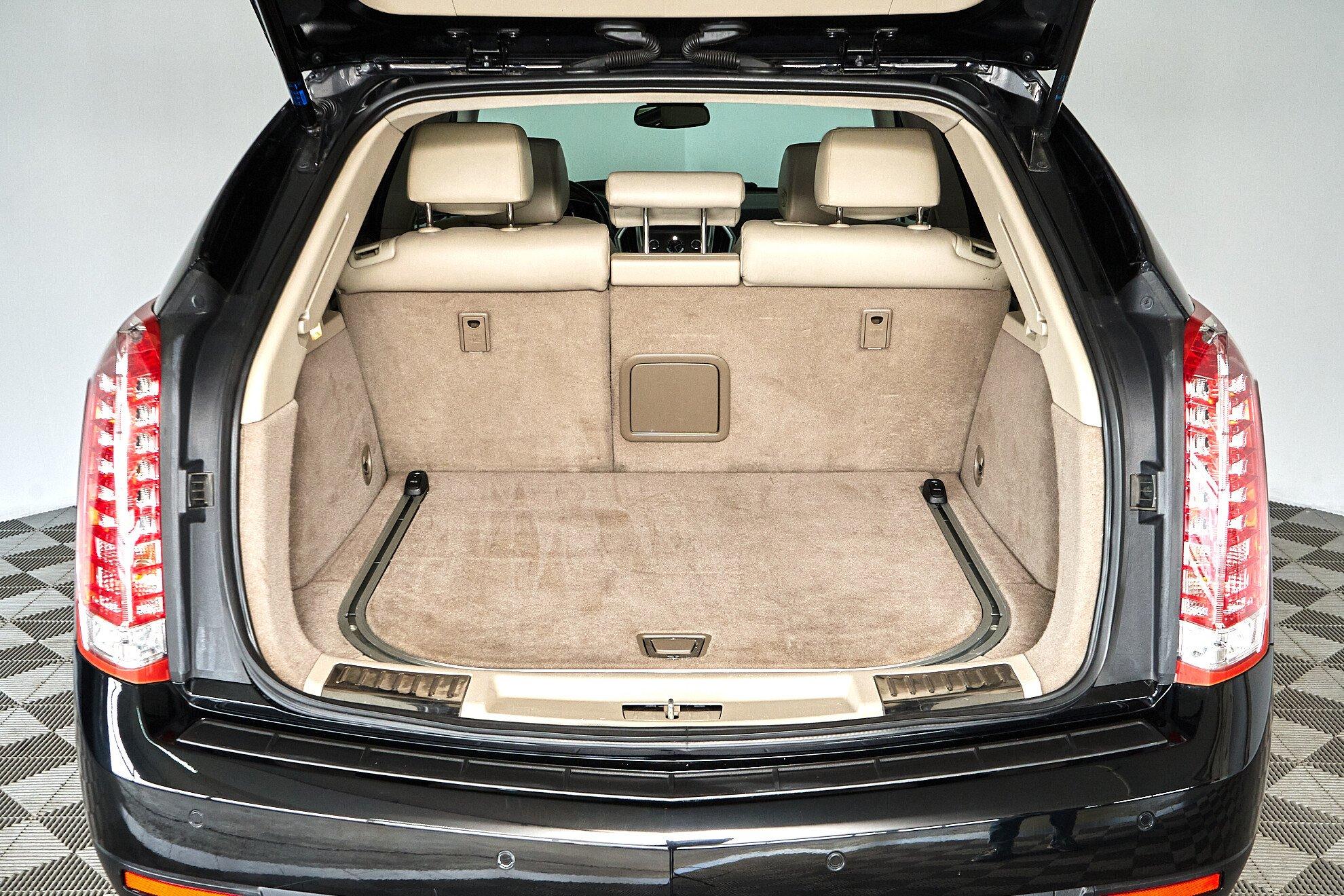 Cadillac SRX 2010, черный
