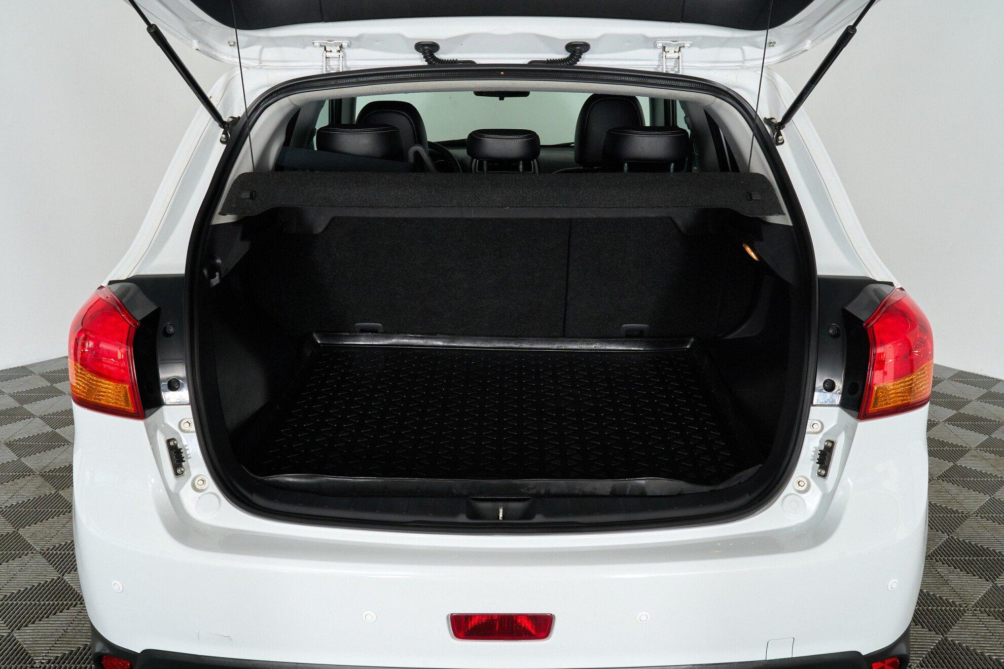Mitsubishi ASX 2014, белый