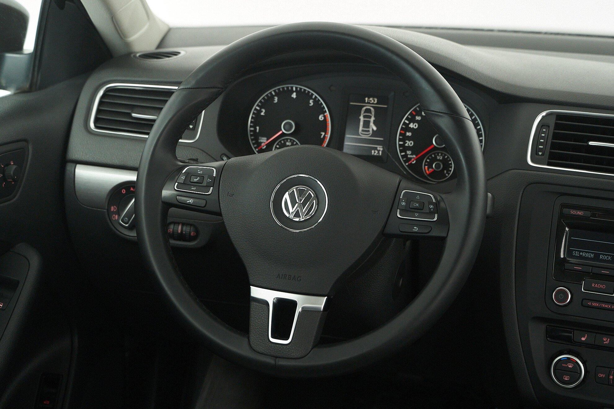 Volkswagen Jetta 2012, коричневый