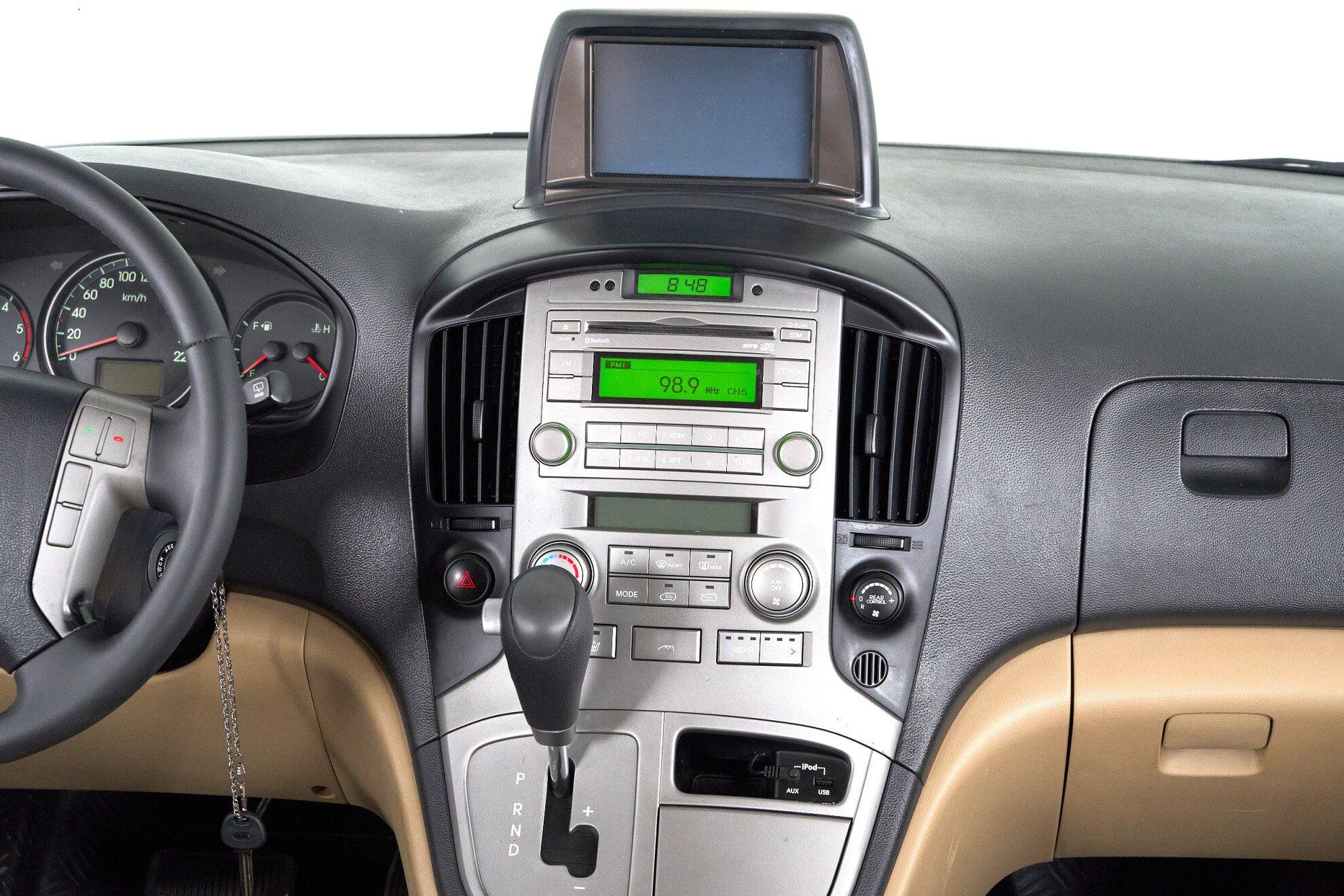 Hyundai Grand Starex 2011, черный