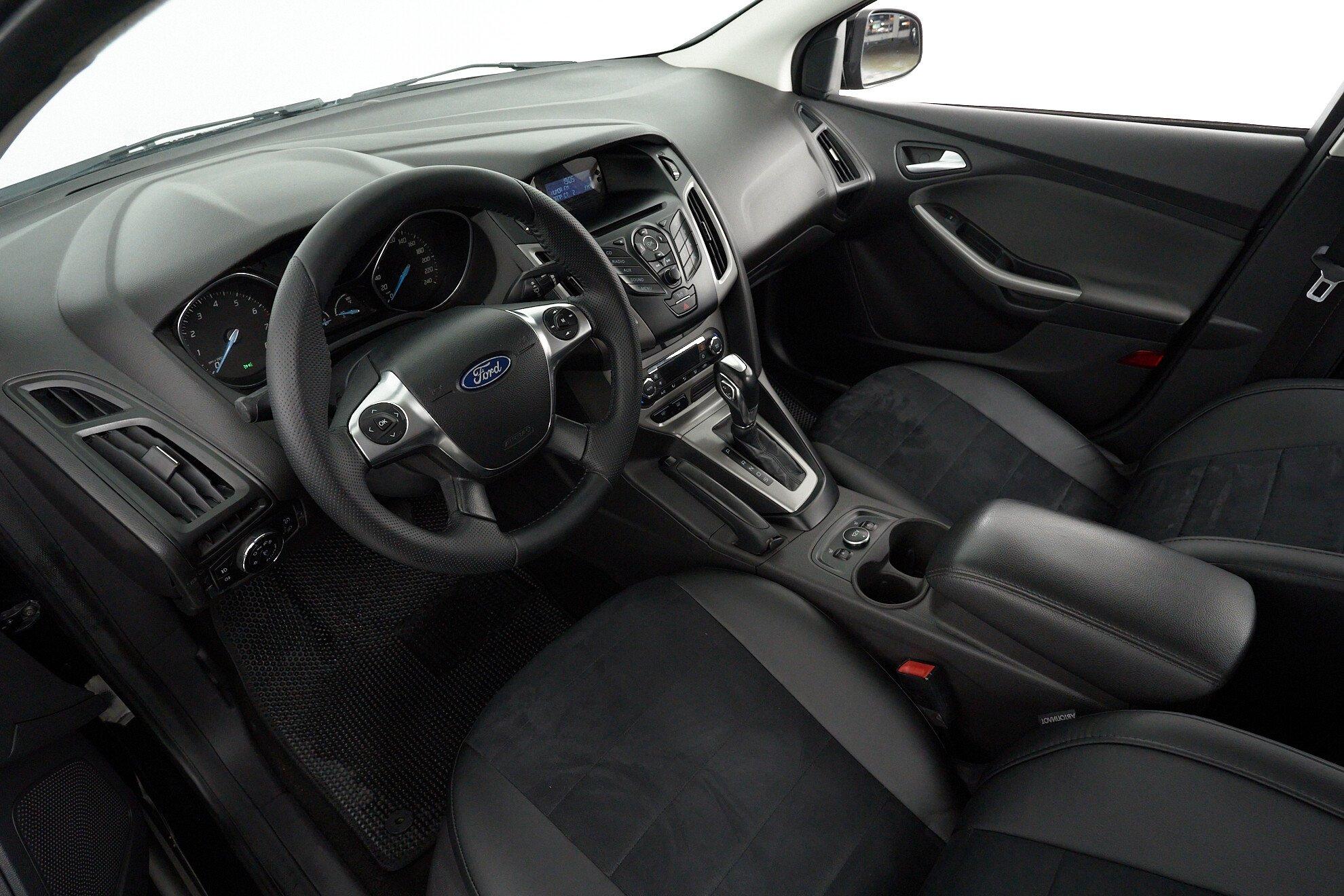 Ford Focus 2014, черный