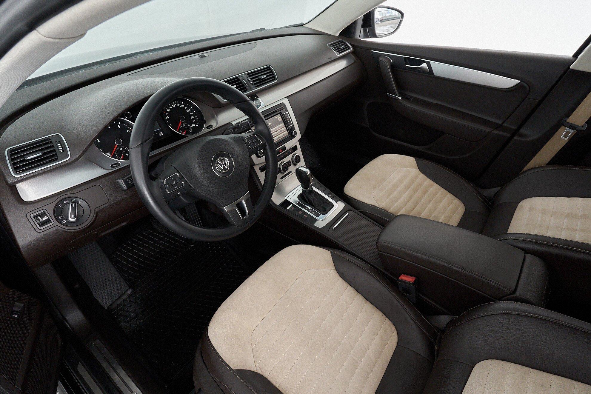 Volkswagen Passat 2013, черный