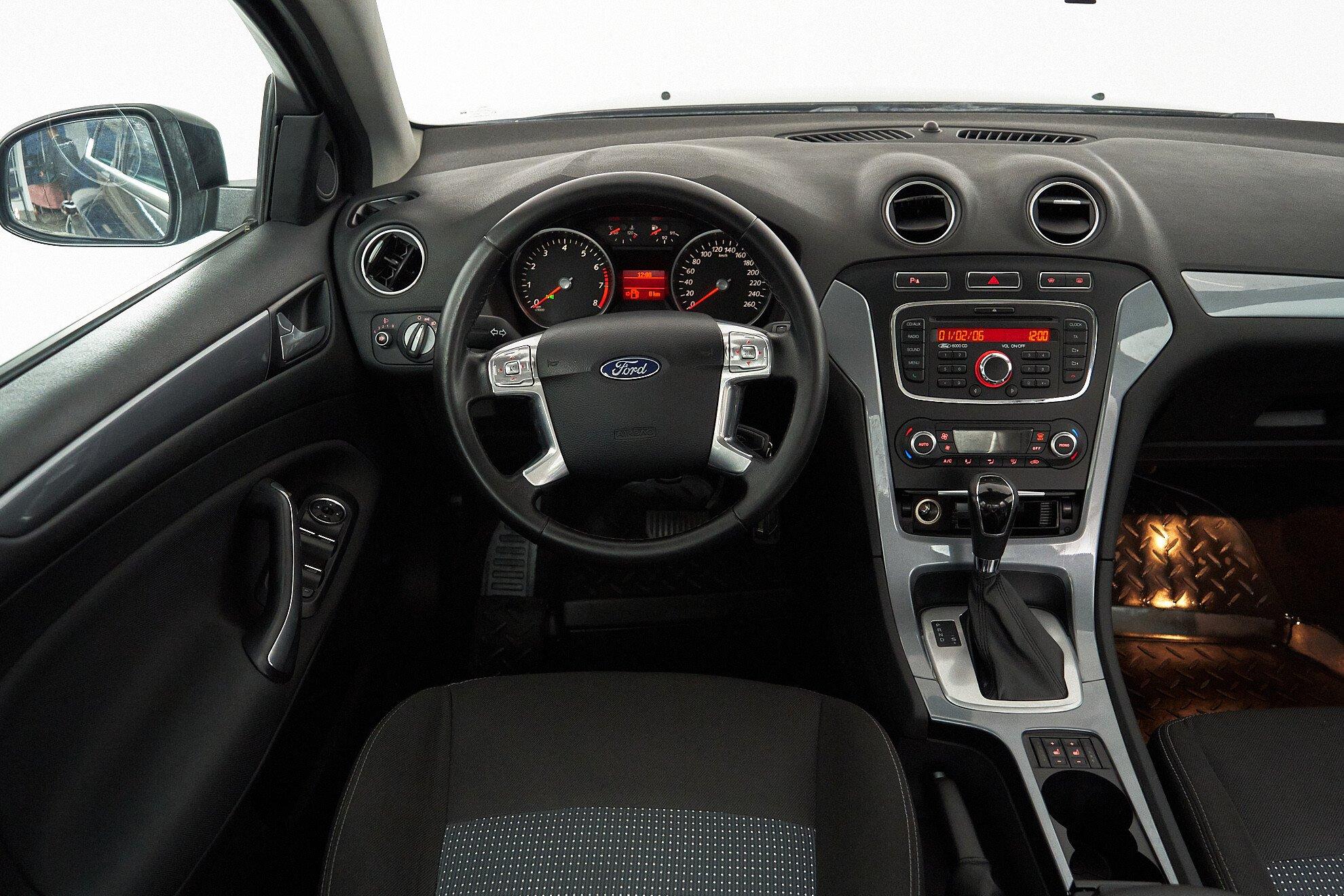 Ford Mondeo 2012, черный