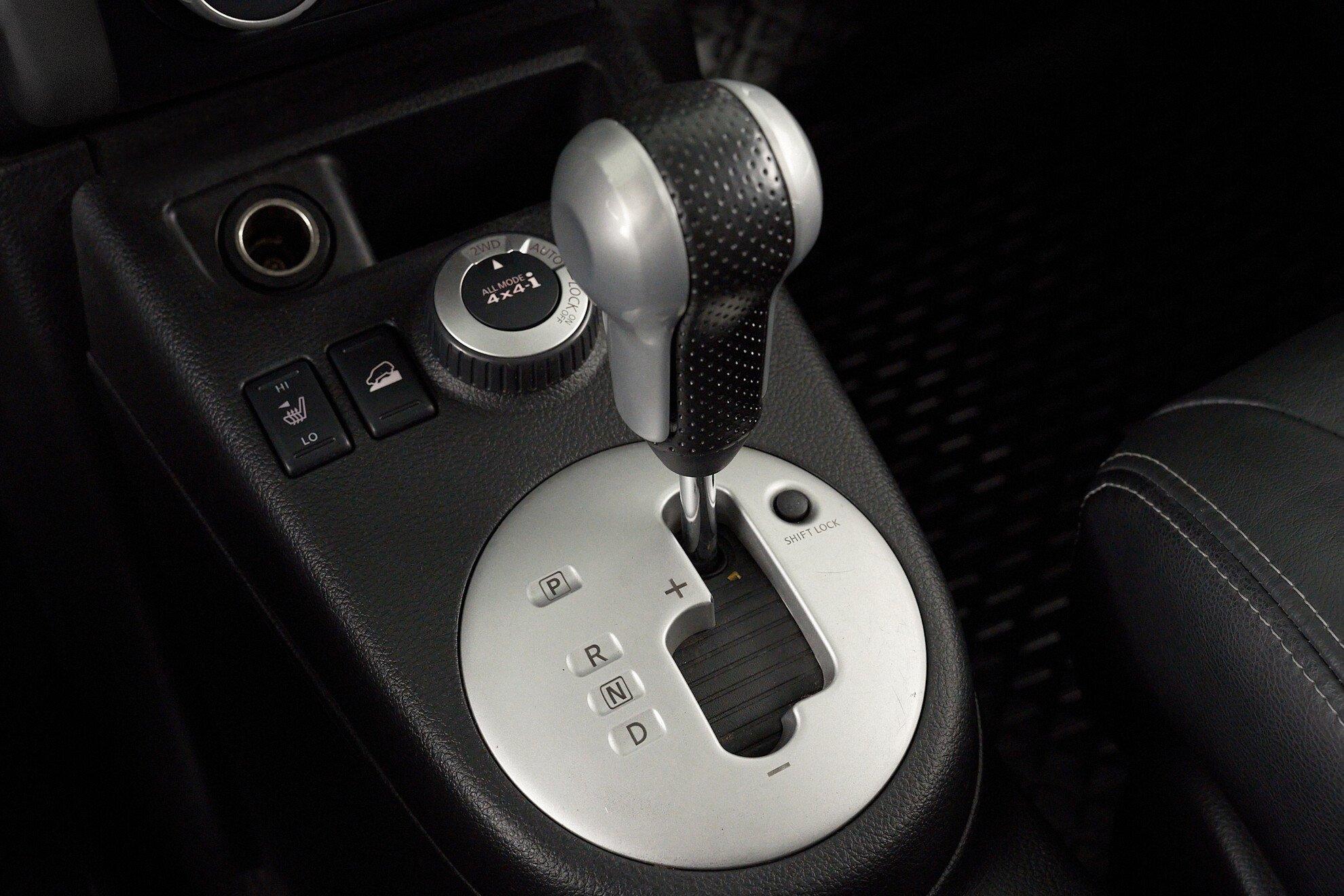 Nissan X-Trail 2012, серебряный