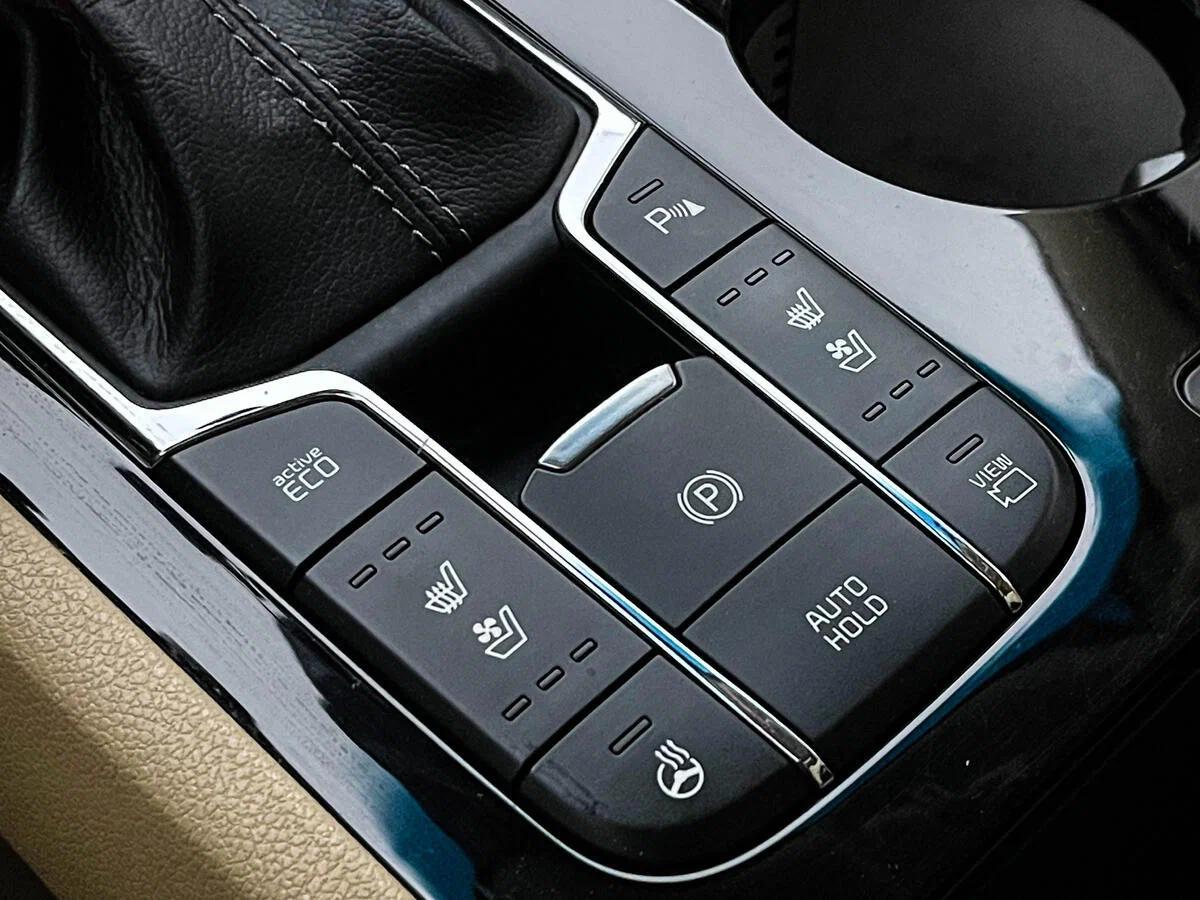 Kia Carnival 2020, белый