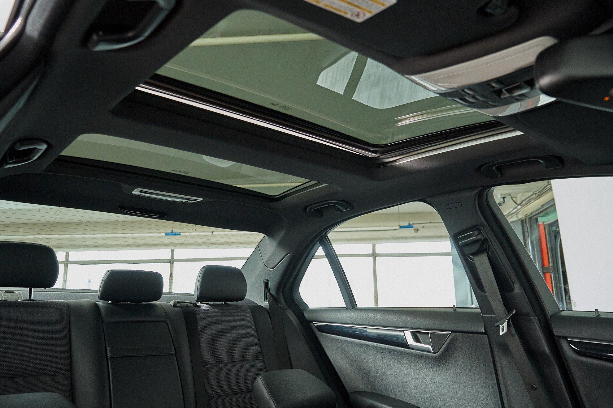 Mercedes-Benz C-Класс 2012, черный